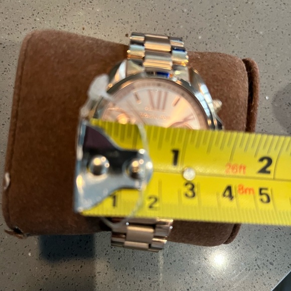 Michael Kors Rose Gold Watch - Picture 6 of 7